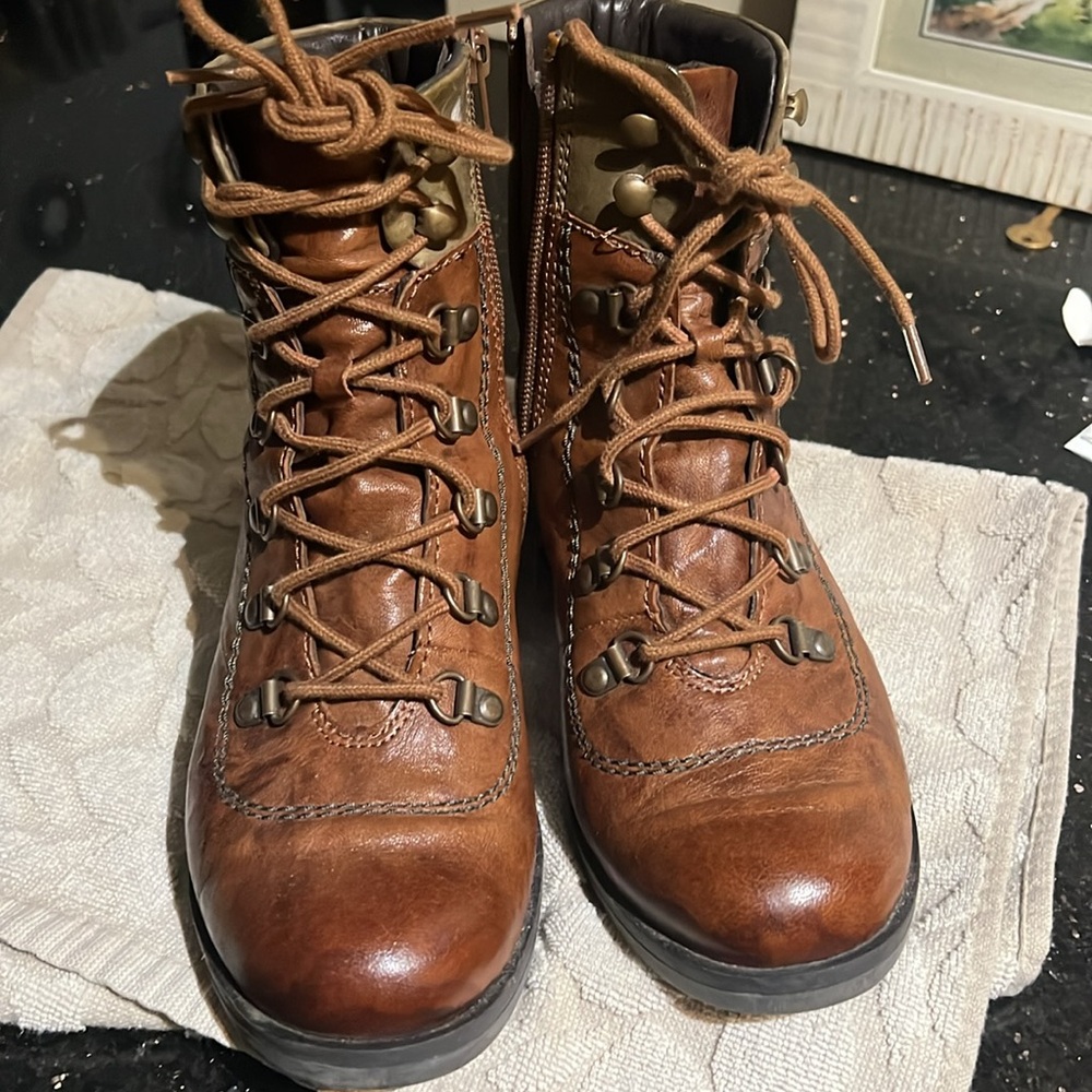 Josef Seibel leather lace up boot - Picture 4 of 4